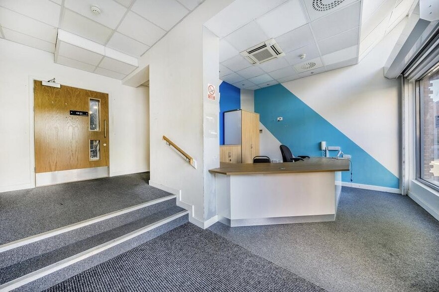 25 King Sq, Bristol for sale - Building Photo - Image 2 of 11