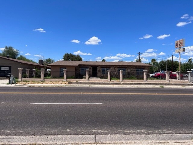 220 E Calton Rd, Laredo, TX for sale Building Photo- Image 1 of 1