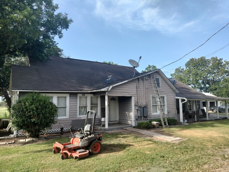 10557 S State Highway 71, El Campo, TX for sale - Primary Photo - Image 1 of 1