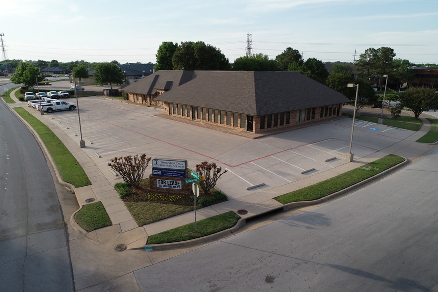 1864 Norwood Dr, Hurst, TX for lease - Building Photo - Image 1 of 13