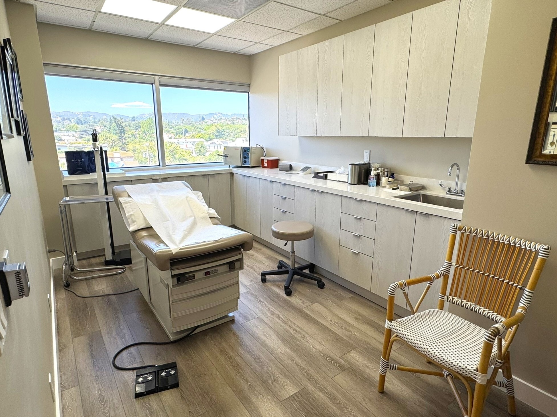 2730 Wilshire Blvd, Santa Monica, CA for lease Interior Photo- Image 1 of 4