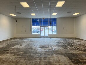 49-125 Cumberland Plz, Crossville, TN for lease Building Photo- Image 2 of 4