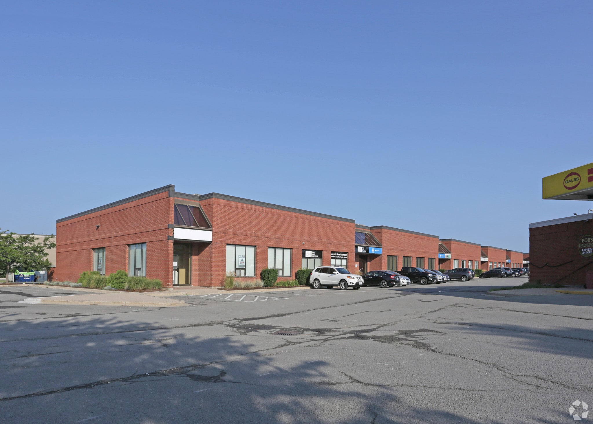 261 Martindale Rd, St Catharines, ON for lease Primary Photo- Image 1 of 10