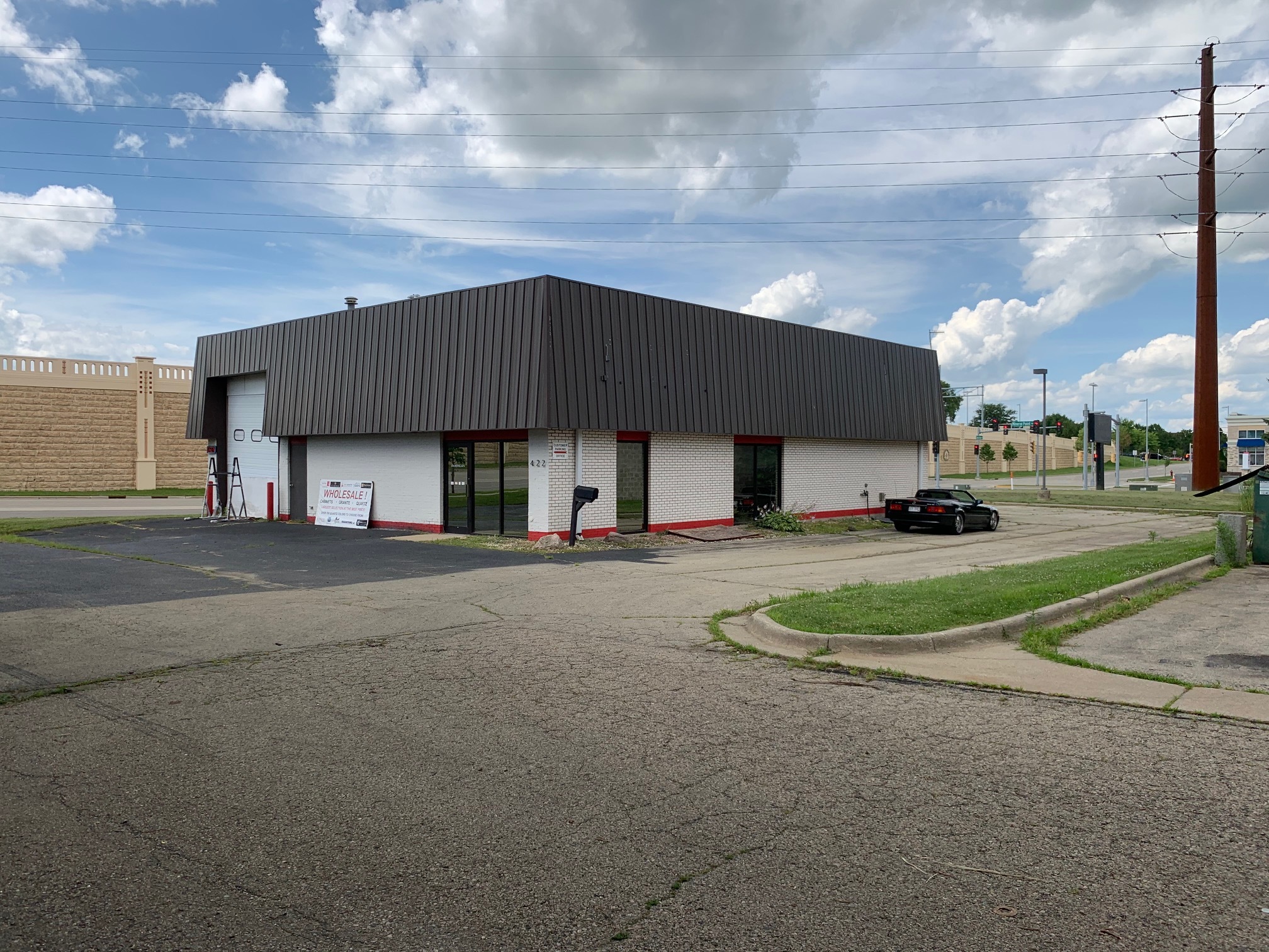 422 Commerce Dr, Madison, WI for sale Building Photo- Image 1 of 1