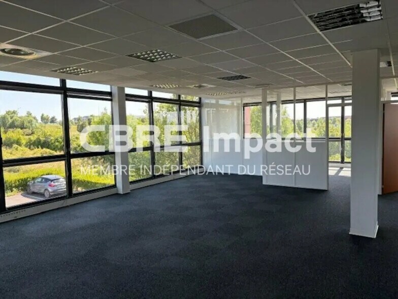 Office in Reims for lease - Building Photo - Image 1 of 10