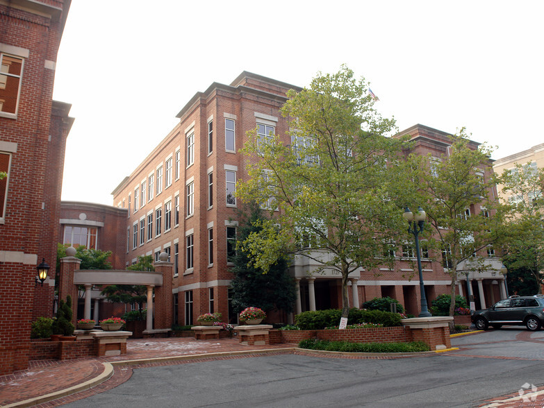 1727-1729 King St, Alexandria, VA for lease - Building Photo - Image 1 of 27