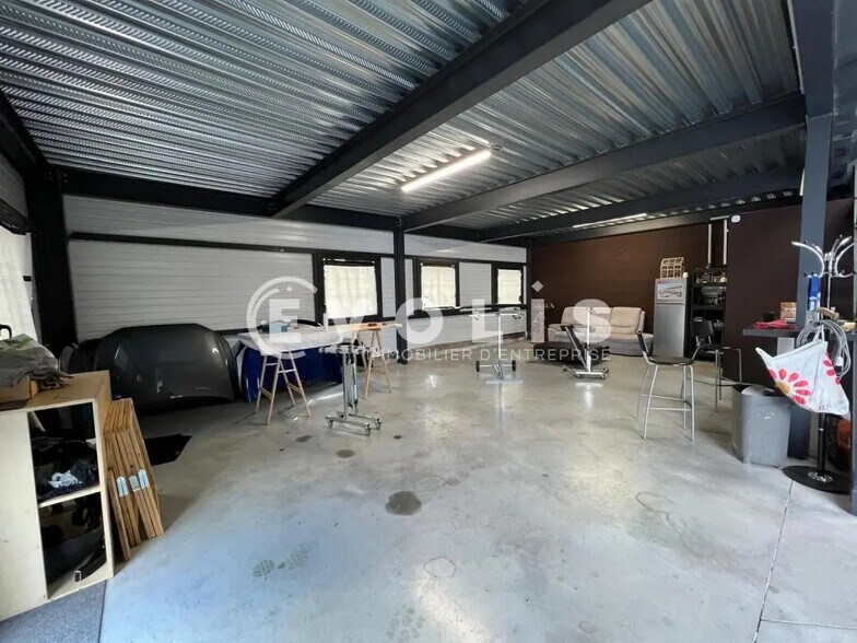 Flex in Genay for lease - Interior Photo - Image 3 of 10