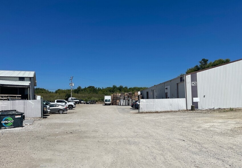 139-143 Industrial Dr, Gilberts, IL for sale - Building Photo - Image 1 of 1