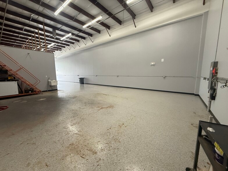 7208 114th Ave, Largo, FL for sale - Building Photo - Image 2 of 23