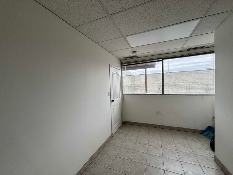 2810 48 Av, Vernon, BC for lease - Building Photo - Image 2 of 6