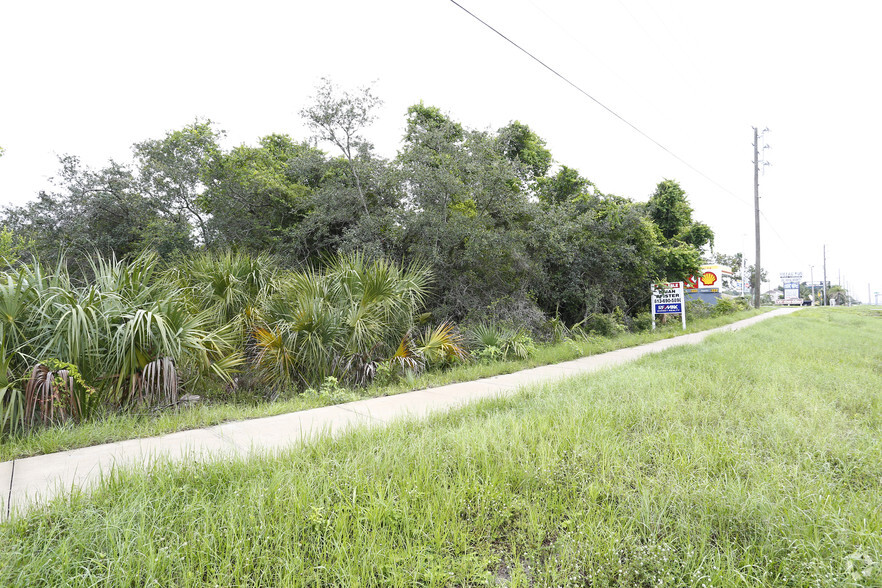 15807 US Highway 19, Hudson, FL for lease - Primary Photo - Image 1 of 3