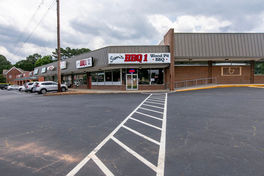 4934-4948 Lower Roswell Rd, Marietta, GA for lease - Building Photo - Image 2 of 12