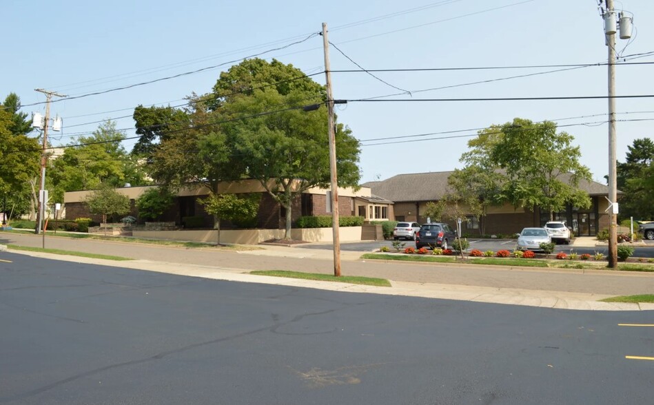 730 W Market St, Akron, OH for sale - Building Photo - Image 1 of 1