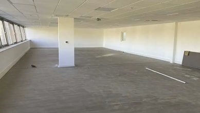 Flex in Rosny-sous-Bois for lease Interior Photo- Image 1 of 3