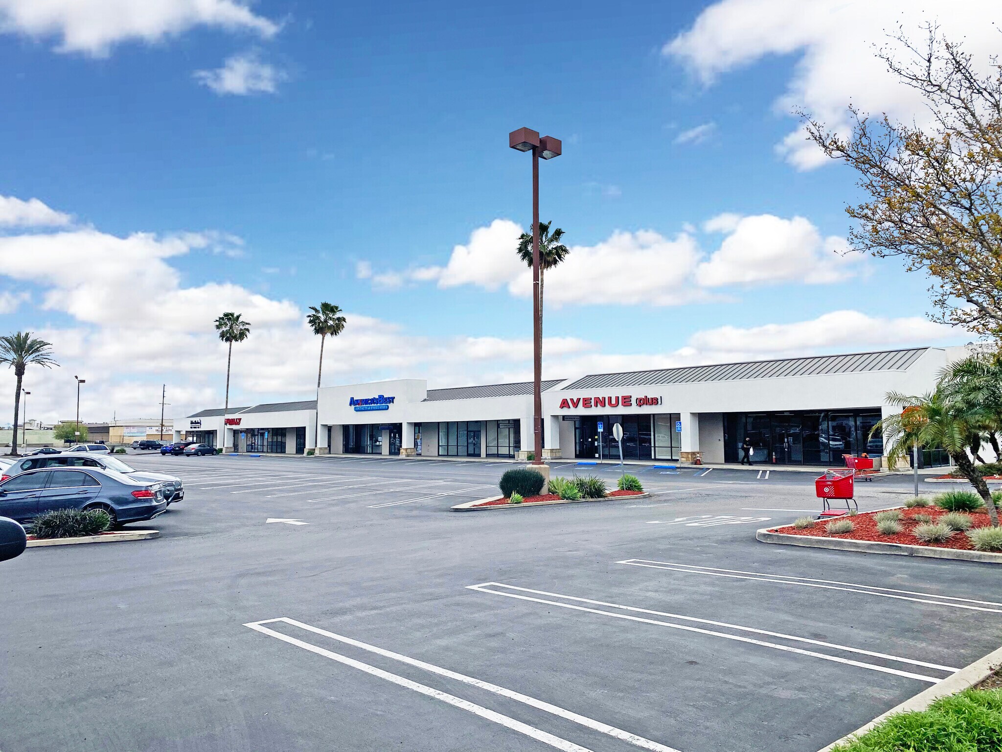 87408878 Corbin Ave, Northridge, CA 91324 Northridge Plaza