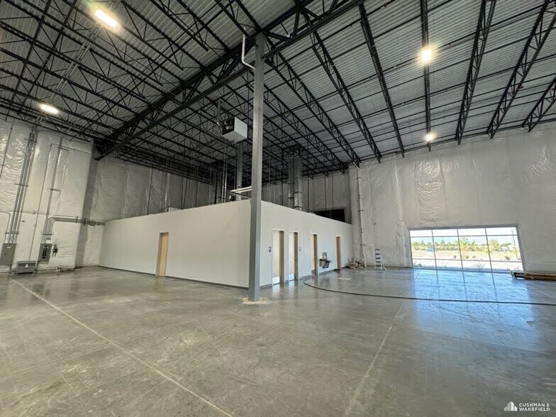 3841 Vander Meer Dr, Loveland, CO for sale - Interior Photo - Image 2 of 13