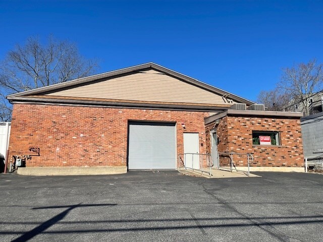 1147 Cranston St, Cranston, RI for sale - Building Photo - Image 1 of 1