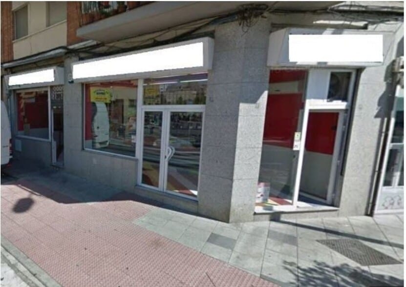Retail in Salamanca for lease - Building Photo - Image 1 of 1