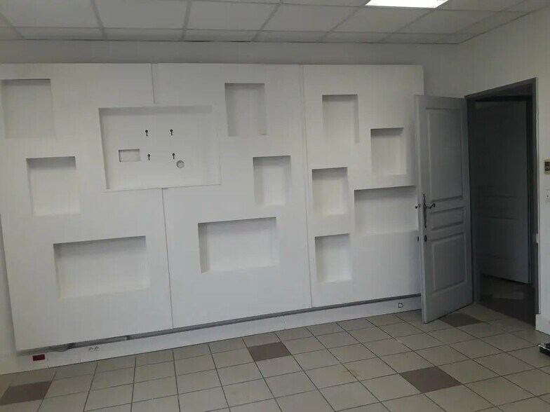 Office in Châteaurenard for lease - Interior Photo - Image 3 of 3