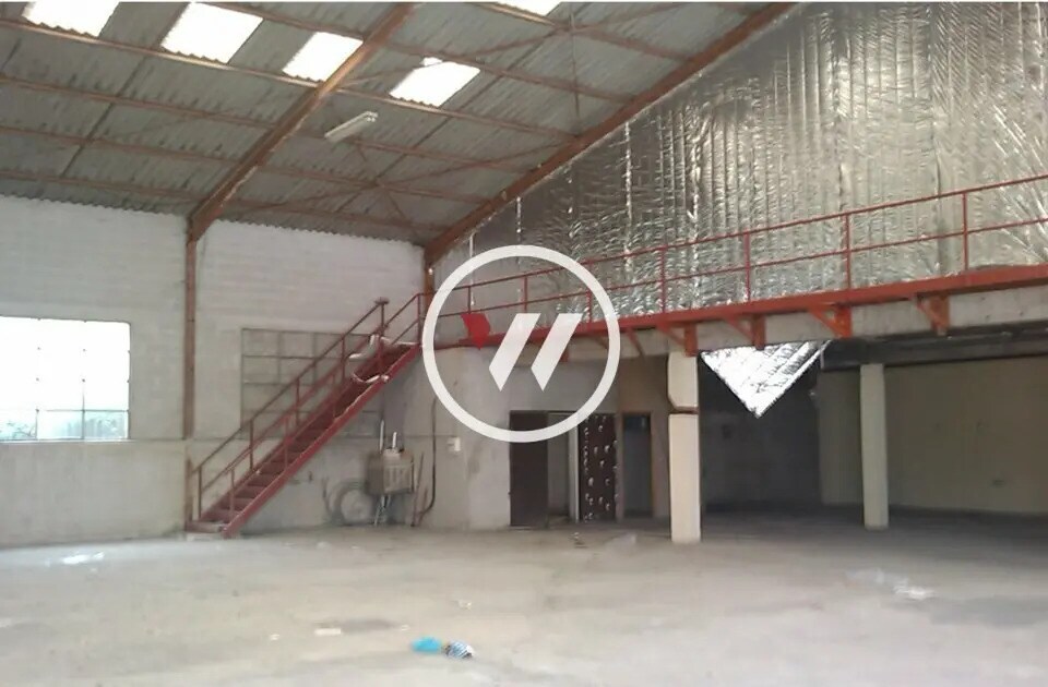 Industrial in Gardanne for lease Interior Photo- Image 1 of 2