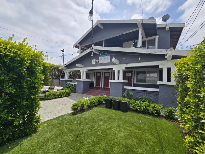 1322-1326 W 30th St, Los Angeles, CA for sale - Building Photo - Image 2 of 10