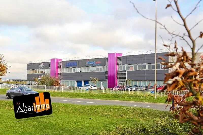 Flex in Chartres for lease Building Photo- Image 1 of 6