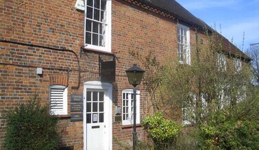 30 Shepherds Ln, Beaconsfield for lease Building Photo- Image 1 of 3