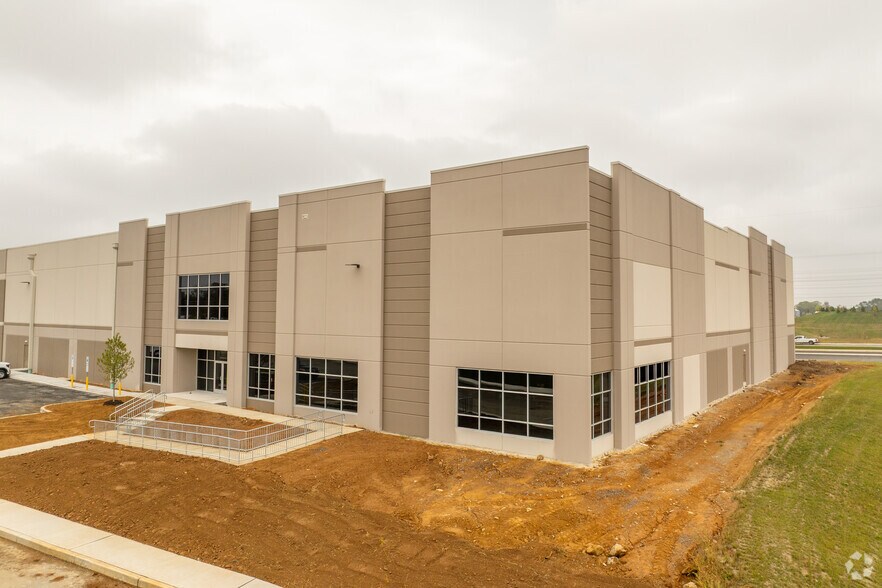 2230 Newlins Mill Rd, Easton, PA for lease - Primary Photo - Image 1 of 1