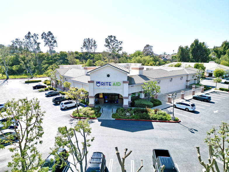 3941 Spring Rd, Moorpark, CA for lease - Building Photo - Image 2 of 9