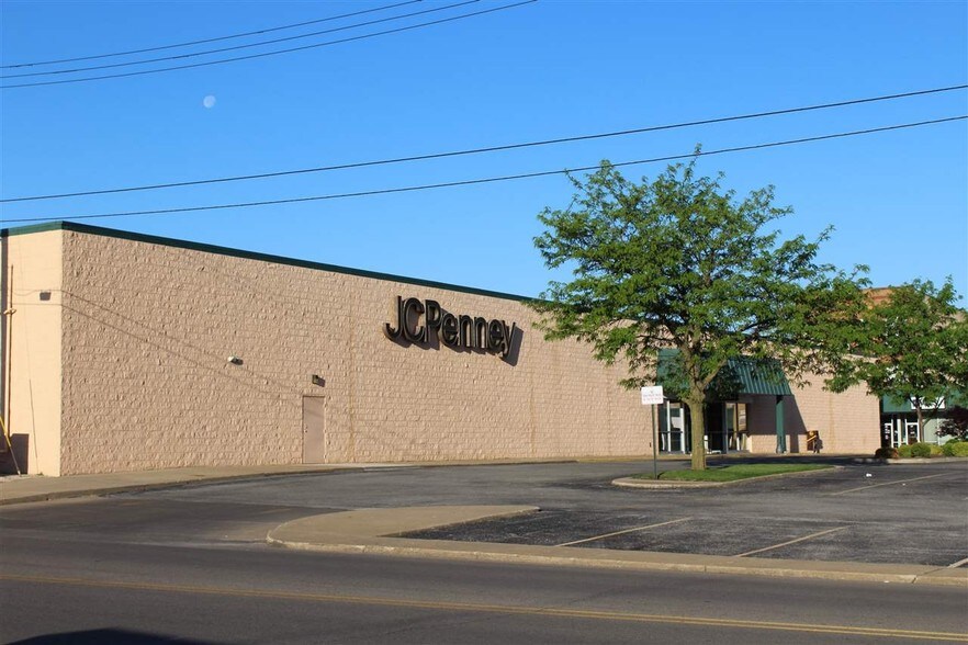 90 E Locust St, Canton, IL for sale - Primary Photo - Image 1 of 1