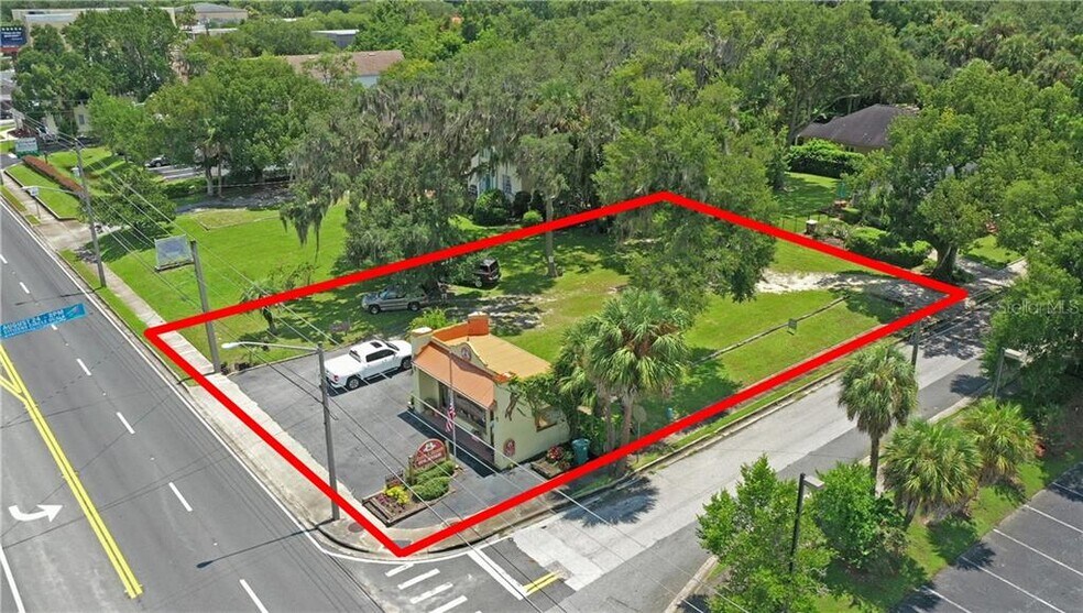 942 E Silver Springs Blvd, Ocala, FL for sale - Building Photo - Image 1 of 1