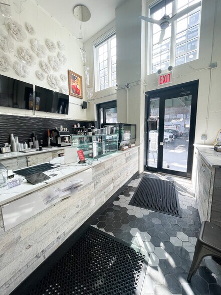 2531 31st St, Astoria, NY for sale - Interior Photo - Image 1 of 1