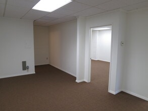 1050 Rosecrans St, San Diego, CA for lease Building Photo- Image 2 of 9