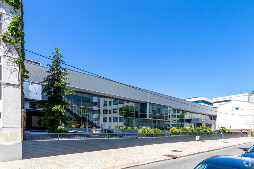 Calle Albarracín, 44, Madrid, Madrid for lease - Building Photo - Image 1 of 1