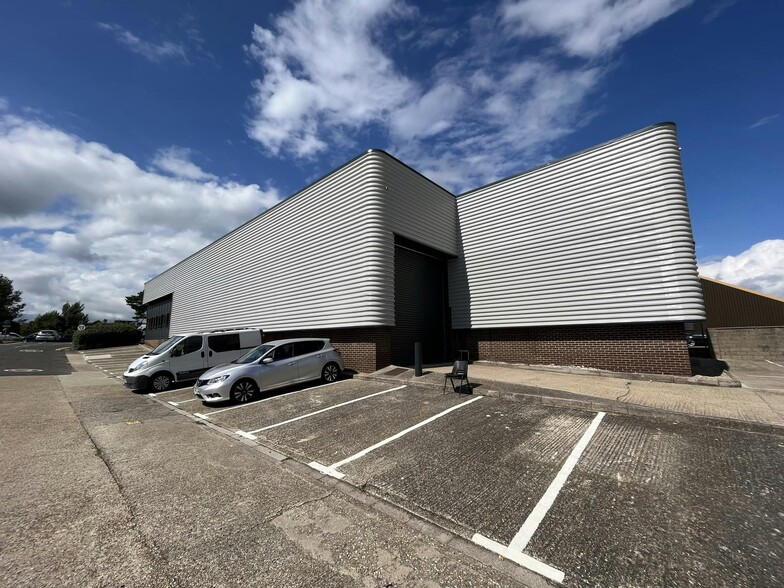 855 Ringwood Rd, Bournemouth for lease - Building Photo - Image 2 of 11