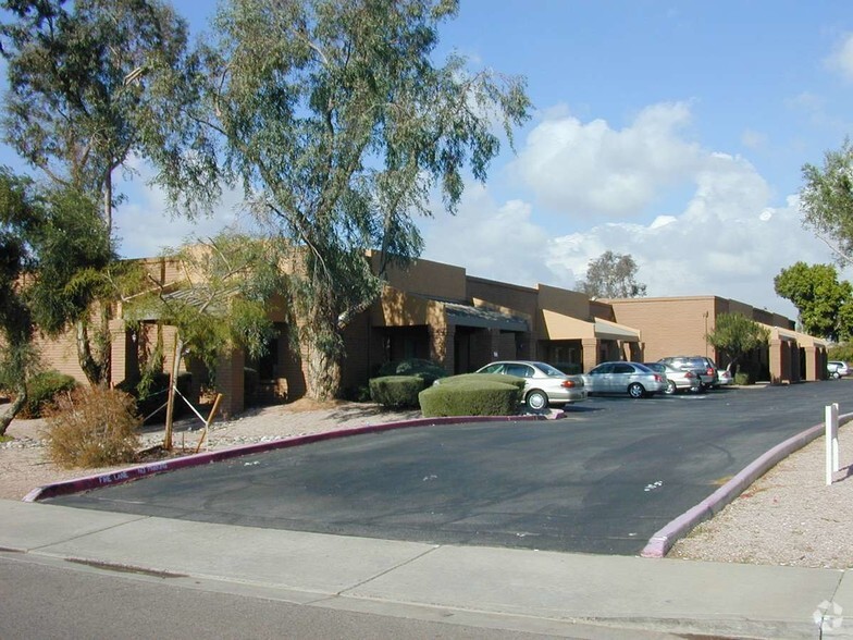 7750-7755 E Gelding Dr, Scottsdale, AZ for lease - Building Photo - Image 2 of 24