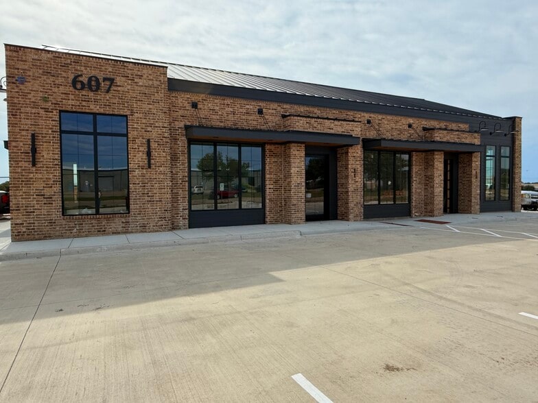 607 Commerce St, Wylie, TX for lease - Primary Photo - Image 3 of 3