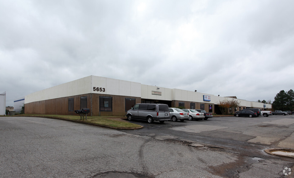 5625 E Shelby Dr, Memphis, TN for sale - Building Photo - Image 2 of 11