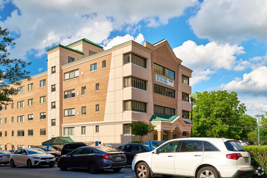 4401 East-West Hwy, Bethesda, MD for lease - Primary Photo - Image 1 of 4