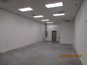 19970-19976 S Tamiami Trl, Estero, FL for lease Interior Photo- Image 1 of 4