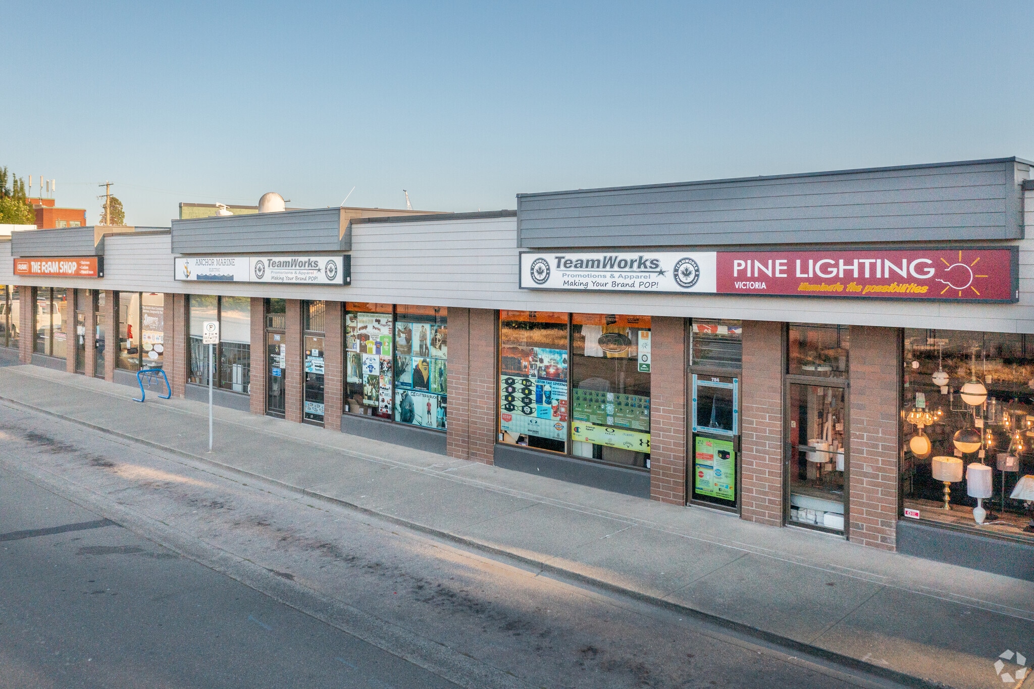 774 Spruce Ave, Victoria, BC for sale Primary Photo- Image 1 of 1