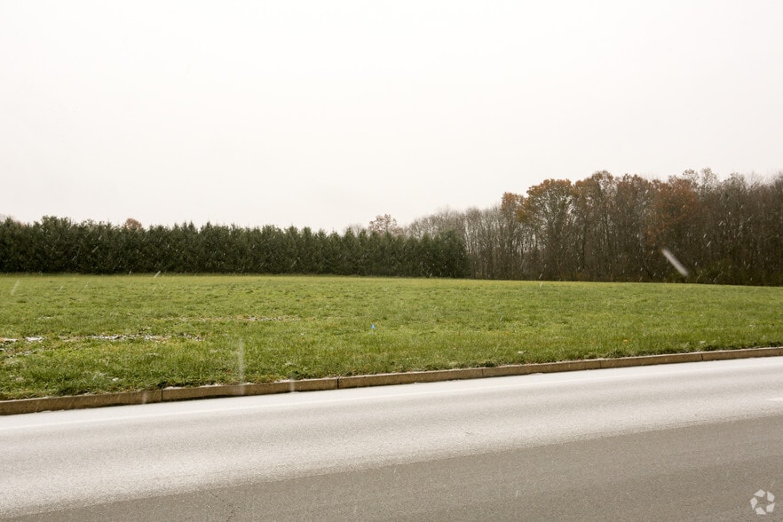 1330 N Hermitage Rd, Hermitage, PA for lease - Building Photo - Image 1 of 3