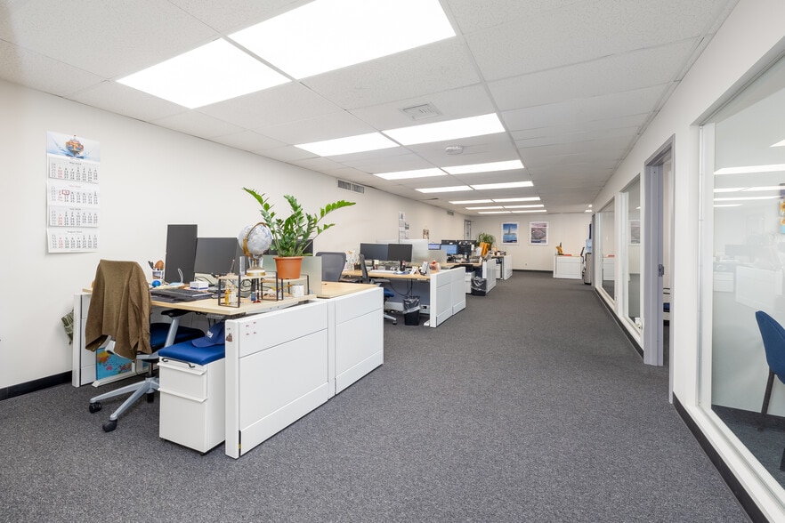 182-16 149th Rd, Jamaica, NY for lease - Building Photo - Image 2 of 4