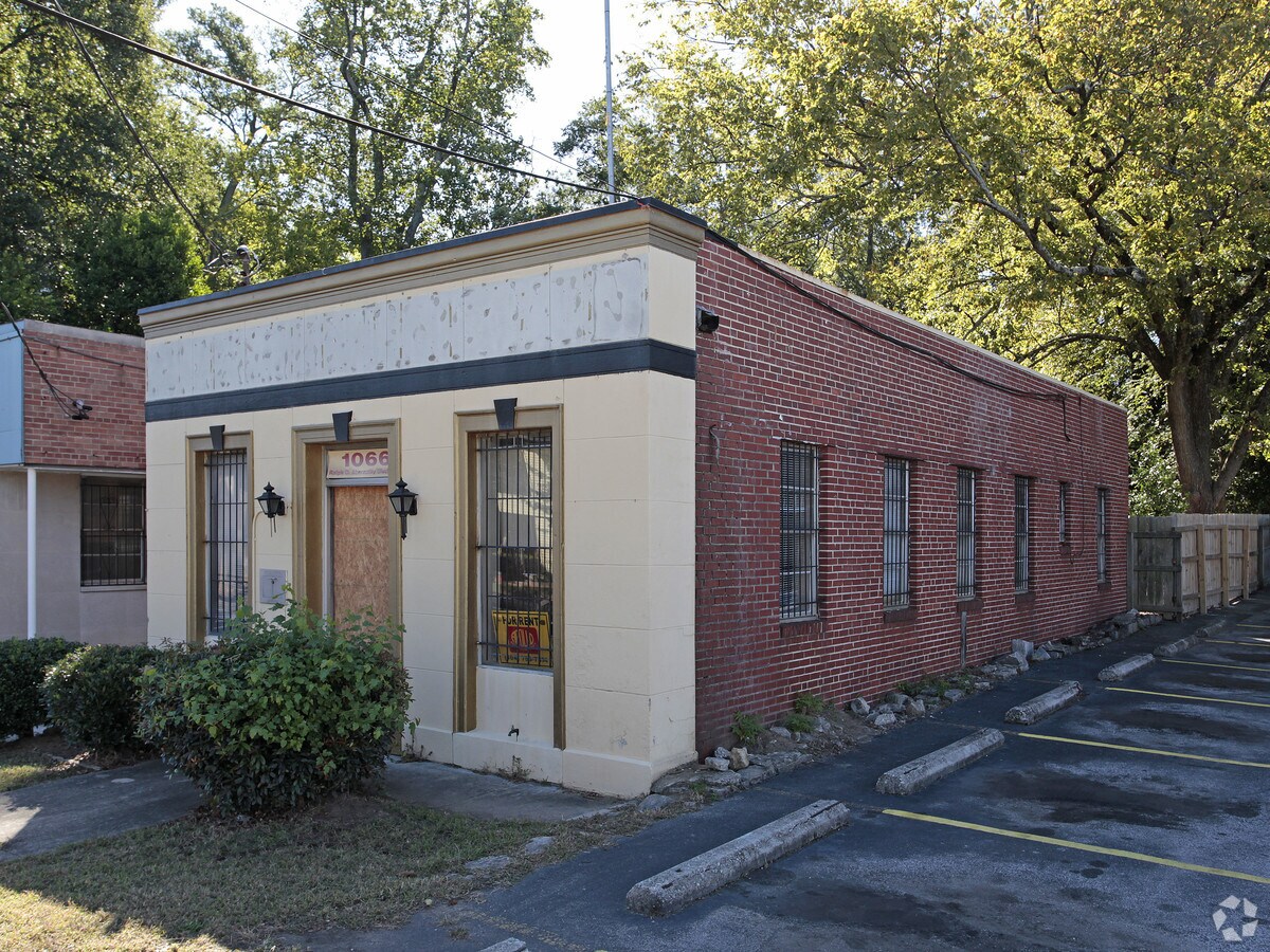 1066 Ralph David Abernathy Blvd, Atlanta, GA 30310