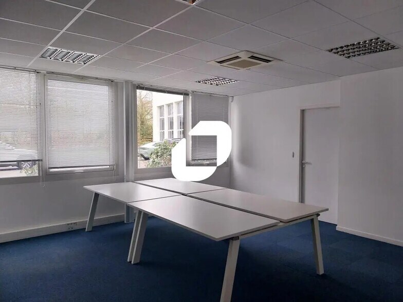 Office in Carquefou for lease - Interior Photo - Image 3 of 8