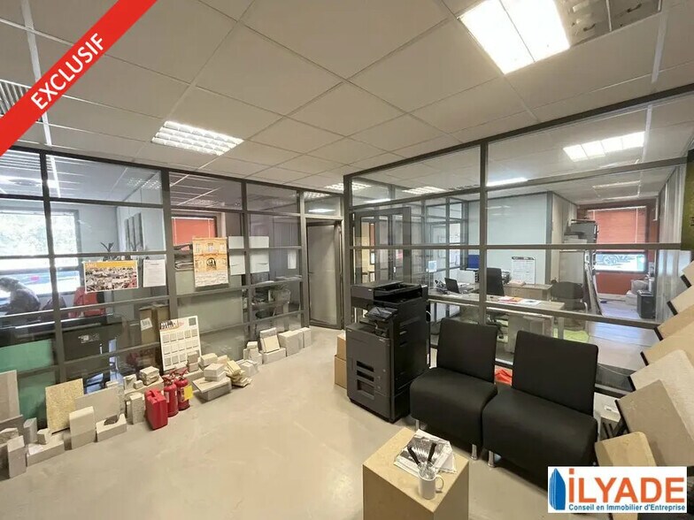 Office in Meyreuil for sale - Interior Photo - Image 1 of 5