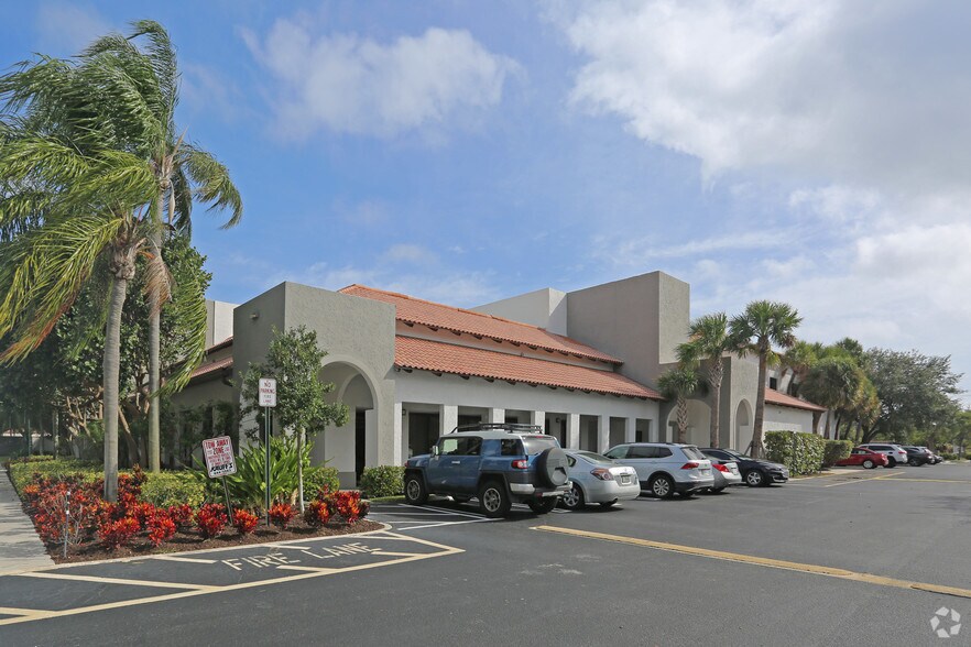 501 Village Blvd, West Palm Beach, FL for lease - Primary Photo - Image 1 of 16