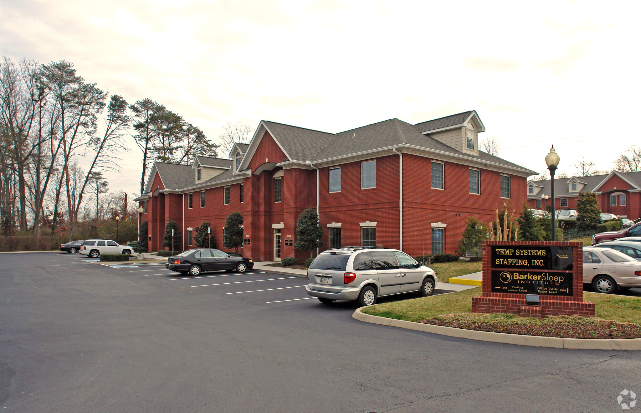 1376-1378 Papermill Pointe Way, Knoxville, TN for lease Primary Photo- Image 1 of 7