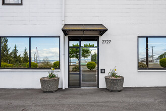 2727 W Marine View Dr, Everett, WA for lease Building Photo- Image 2 of 8