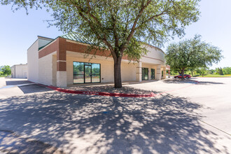 425 Round Rock West Dr, Round Rock, TX for lease Building Photo- Image 2 of 31